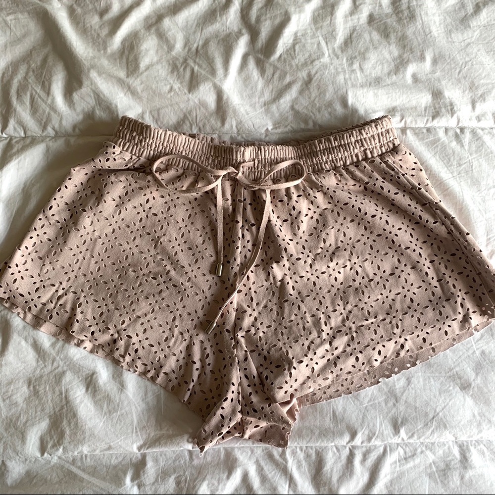 🛍Faux Suade Pink Shorts - Picture 2 of 6